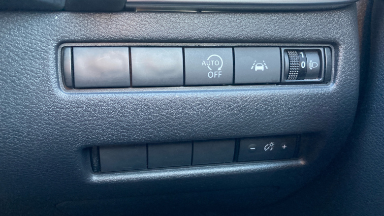 Nissan Qashqai 1.3 DiG-T MH 158 N-Connecta 5dr Xtronic Petrol Hatchback